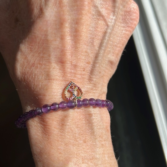 Sydney Evan 14K Gold & Rainbow Peace
Heart on Amethyst - Picture 7 of 7